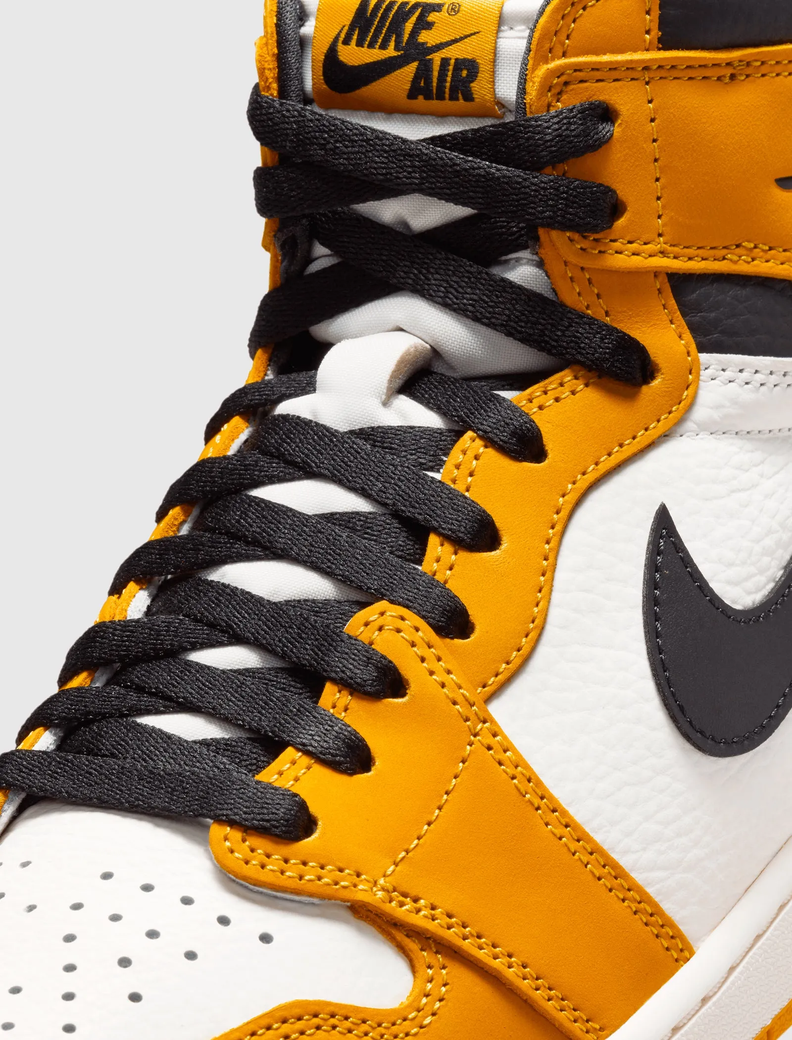 AIR JORDAN 1 RETRO HIGH OG "YELLOW OCHRE"