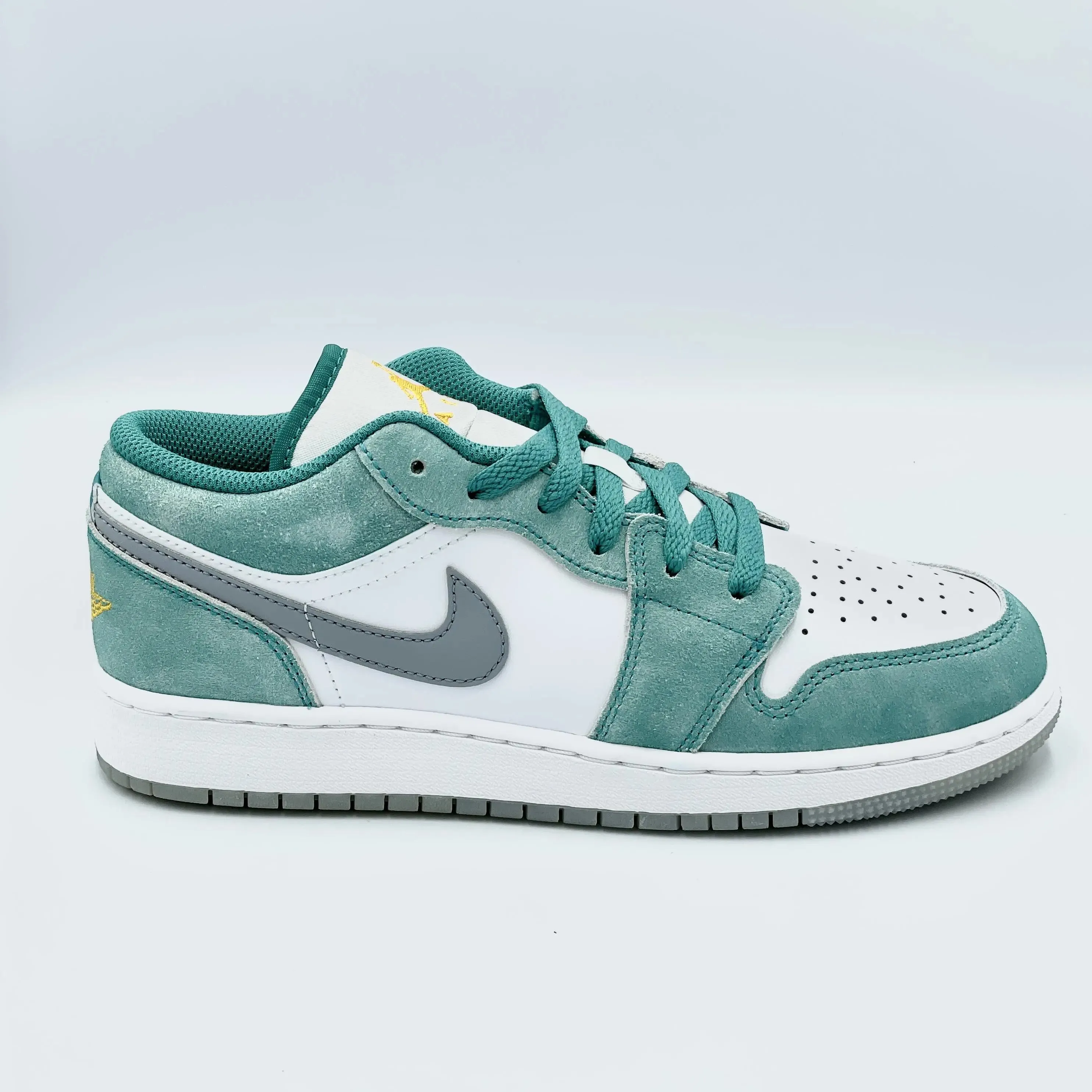 Jordan 1 Low SE New Emerald