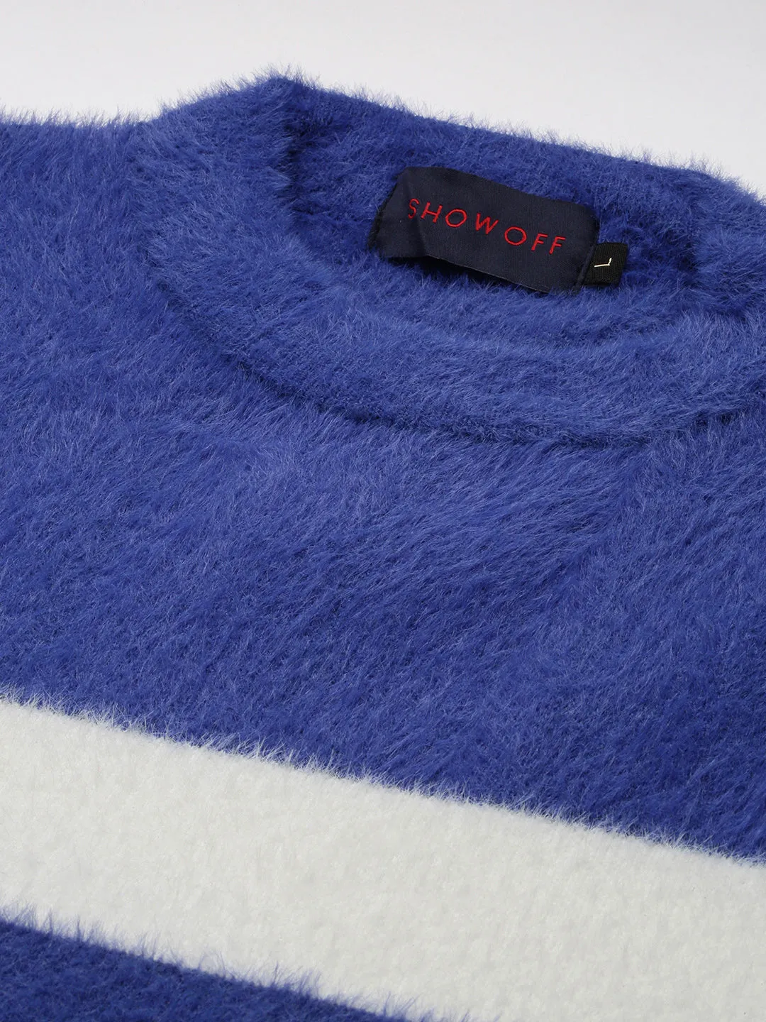 Men Round Neck Solid Blue Pullover