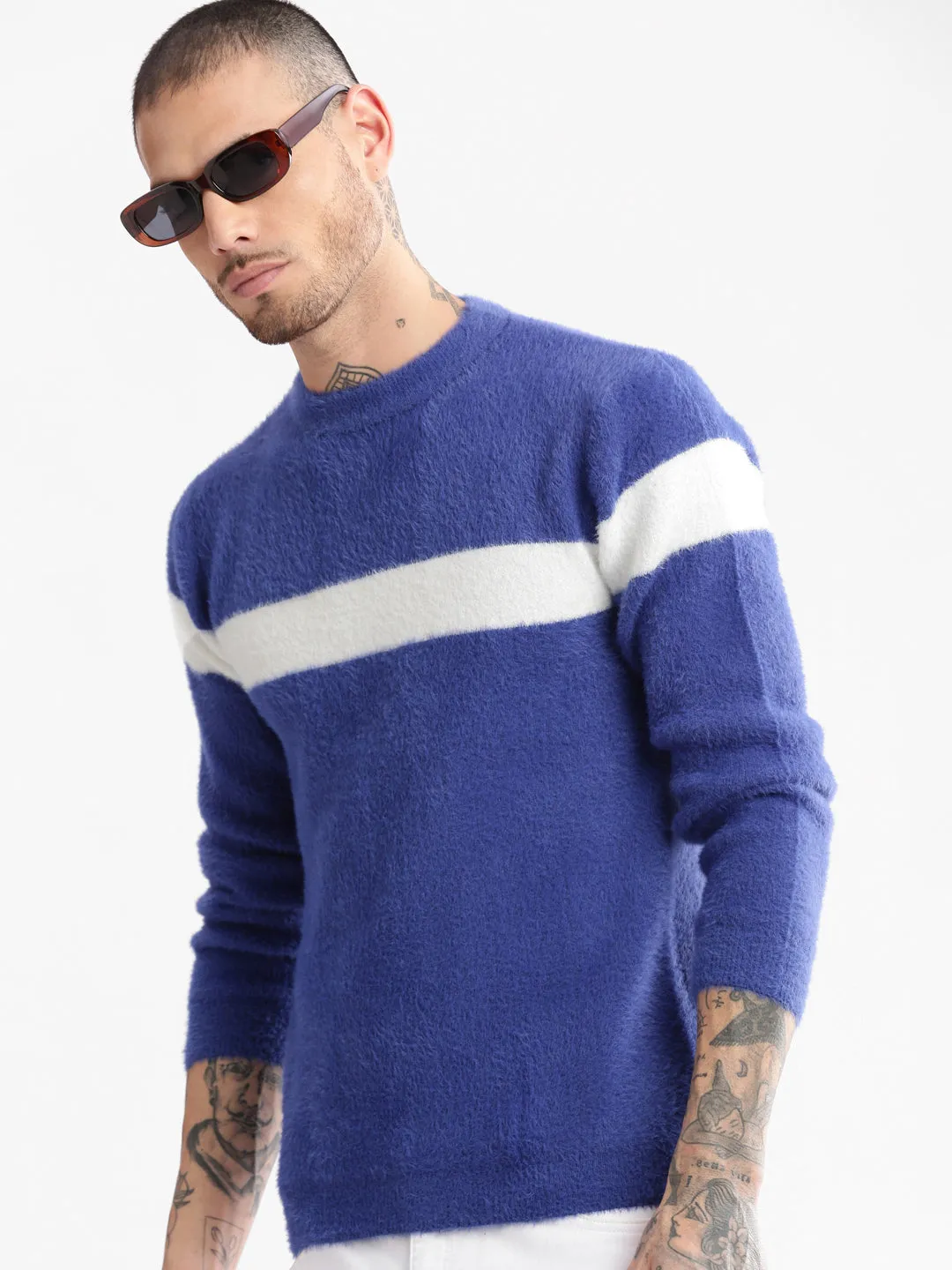 Men Round Neck Solid Blue Pullover