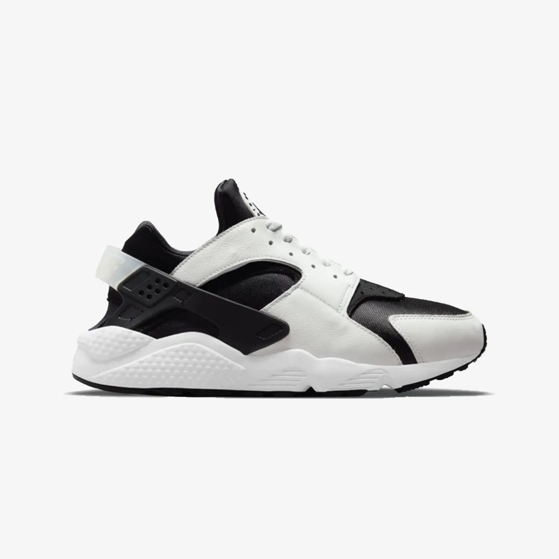 Nike | AIR HUARACHE  { BLACK/WHITE