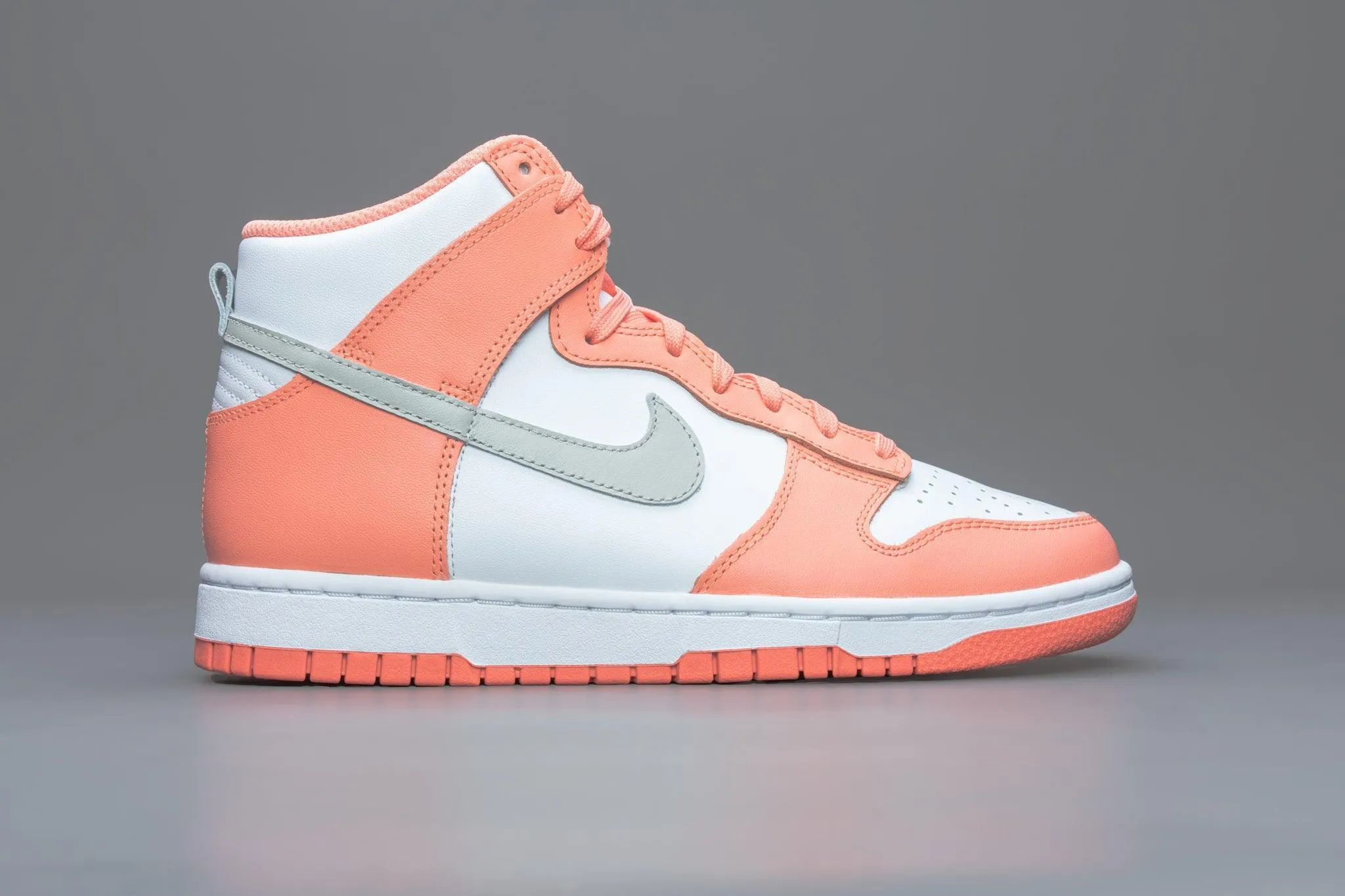 Nike Dunk High Salmon (W)