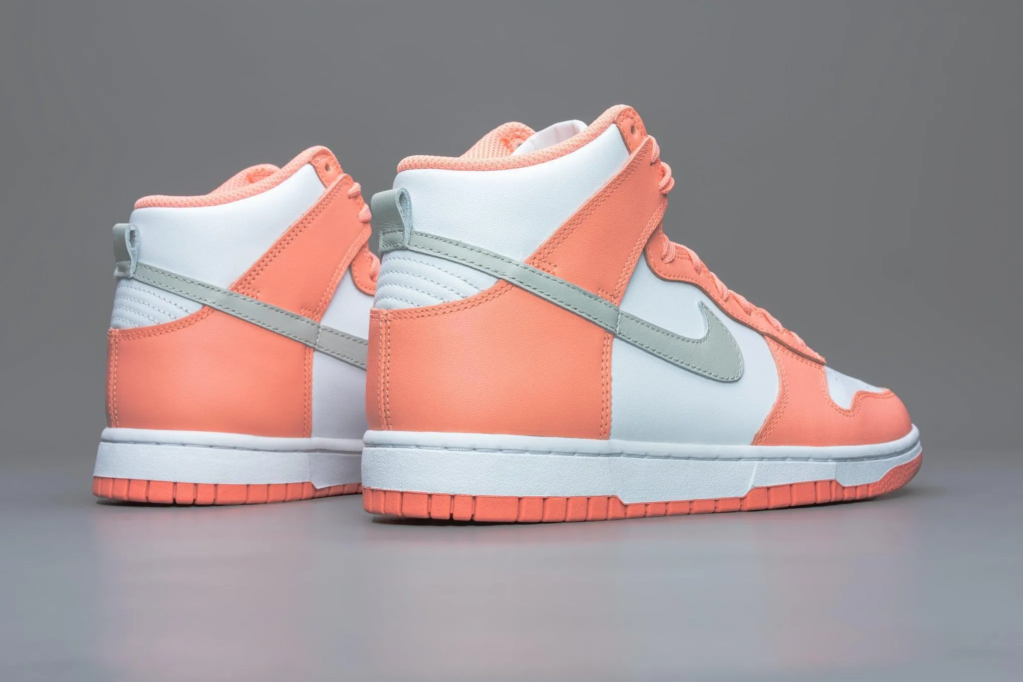 Nike Dunk High Salmon (W)