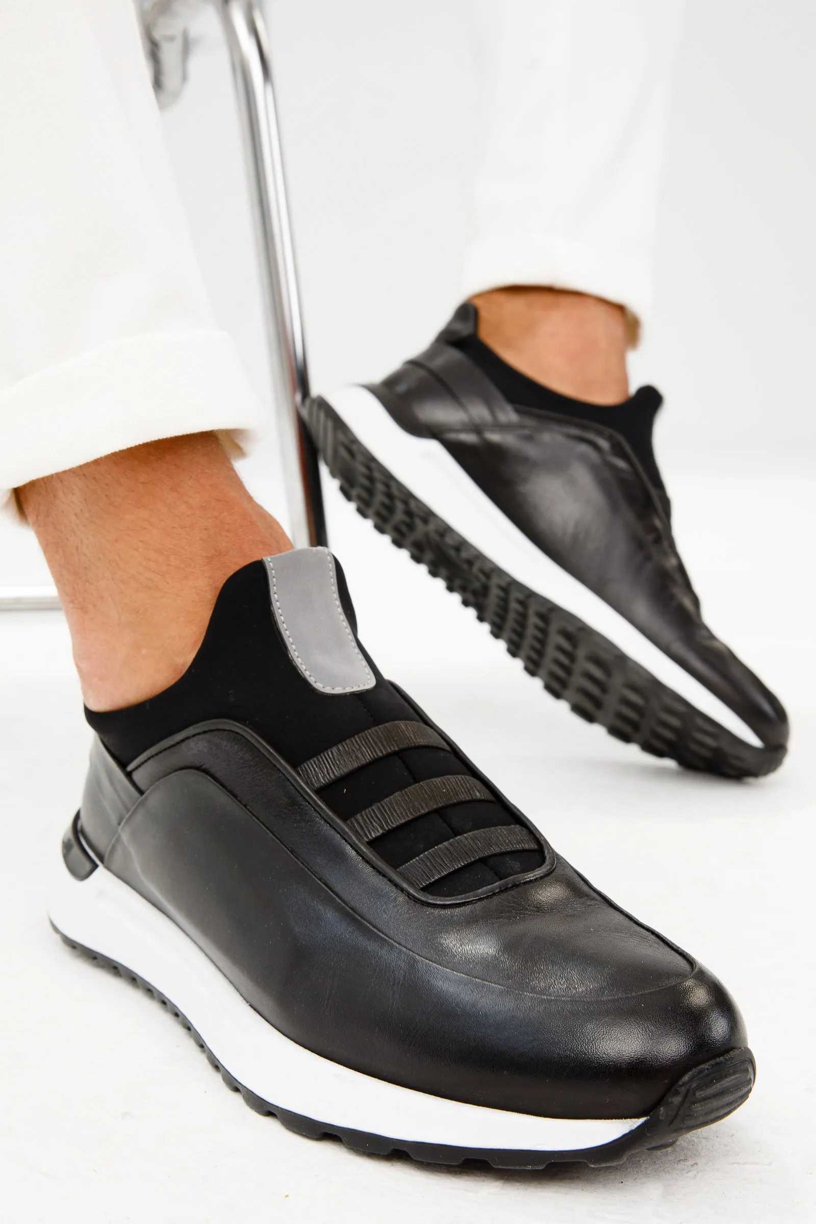 The Sonoma Black Leather Men Sneaker