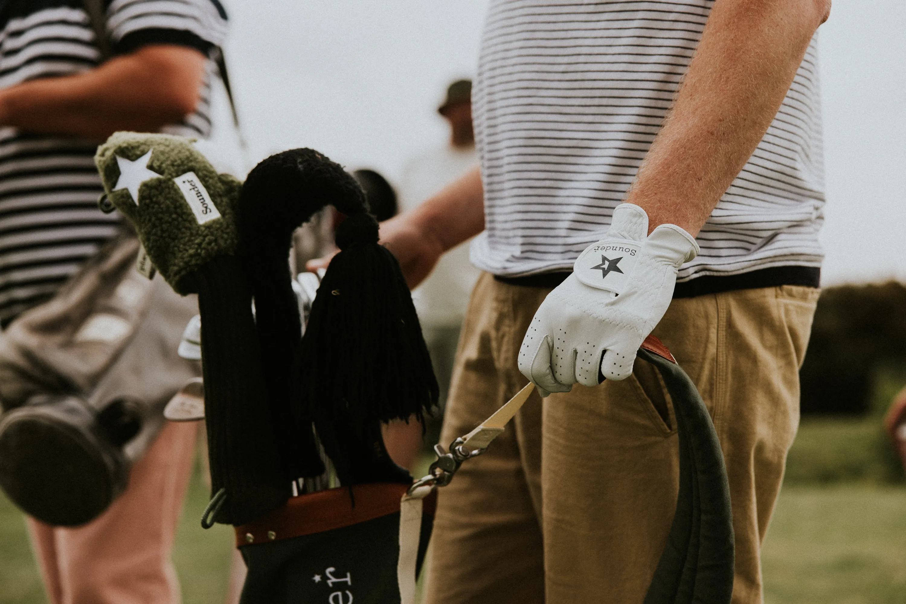 The Sounder Glove - White